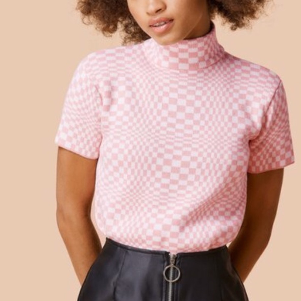 UNIF PINK ECHO TOP